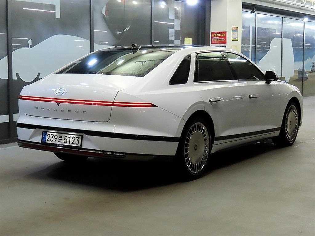 HYUNDAI Grandeur - Vista 4