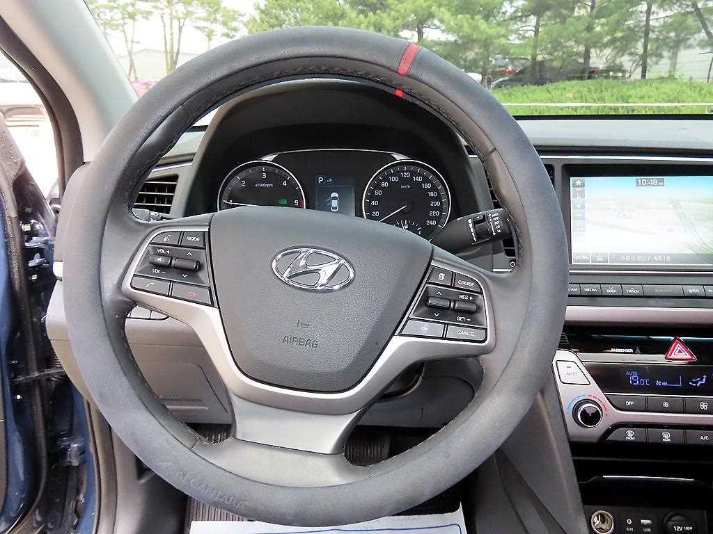 HYUNDAI Avante - Vista 8