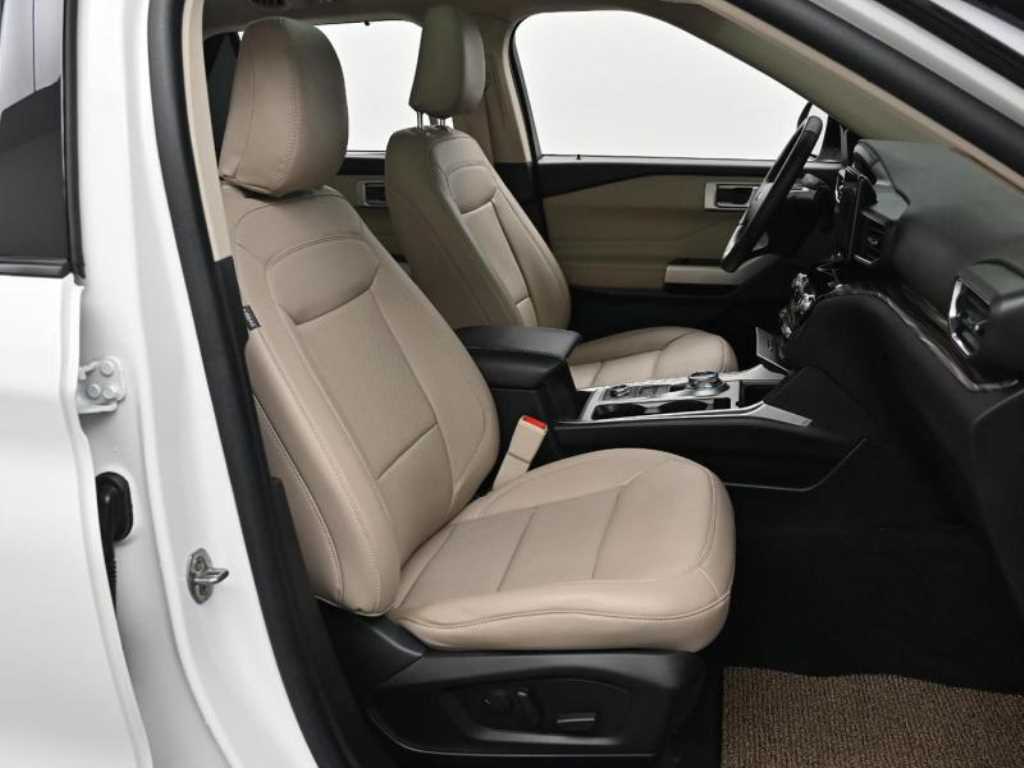 Ford Explorer - Vista 10