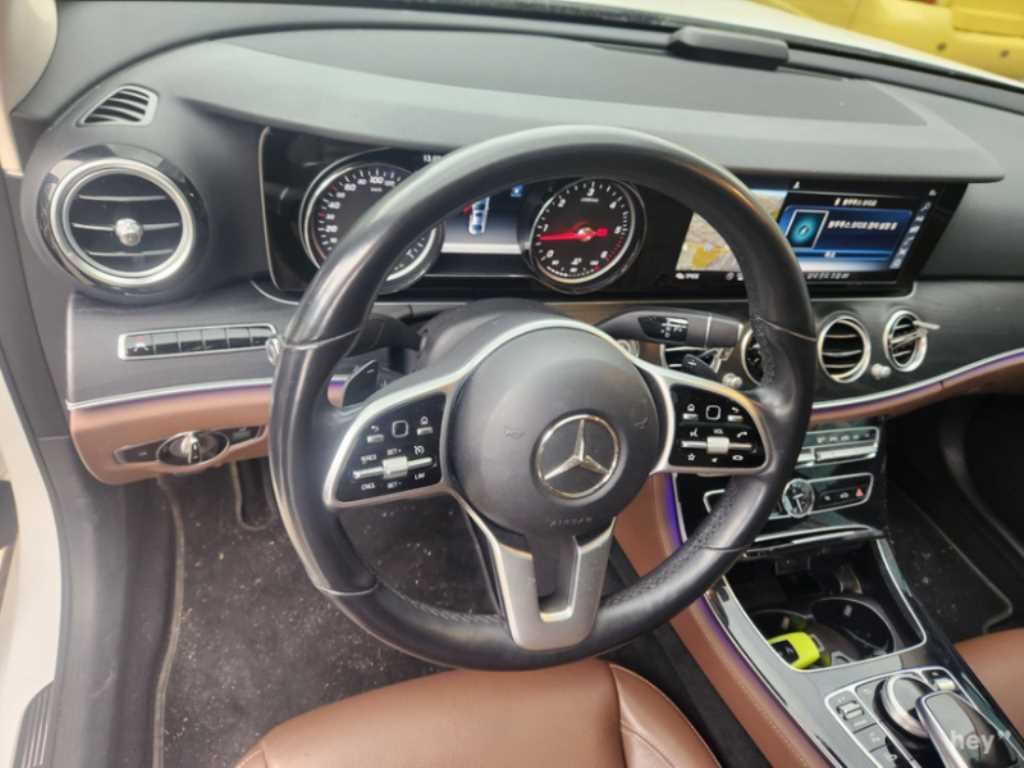 Mercedes Benz E class - Vista 10