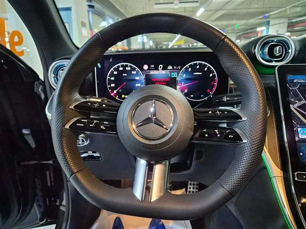 Mercedes Benz GLC Class - Vista 8