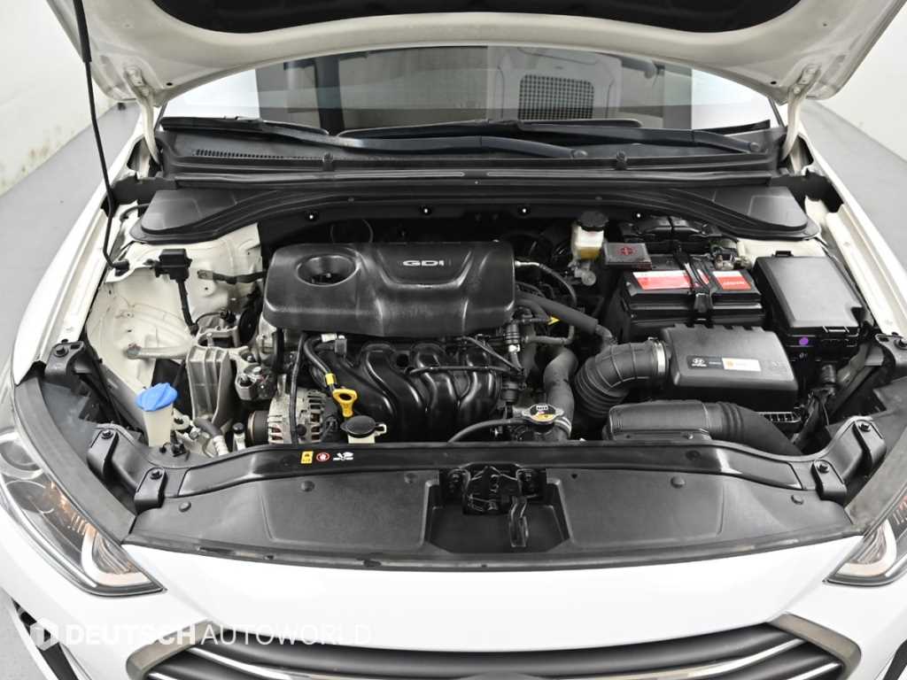 HYUNDAI Avante - Vista 6