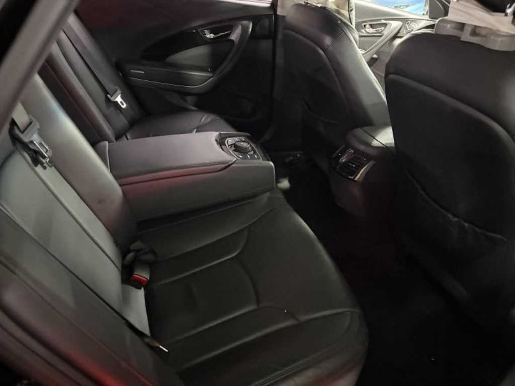 HYUNDAI Grandeur - Vista 5