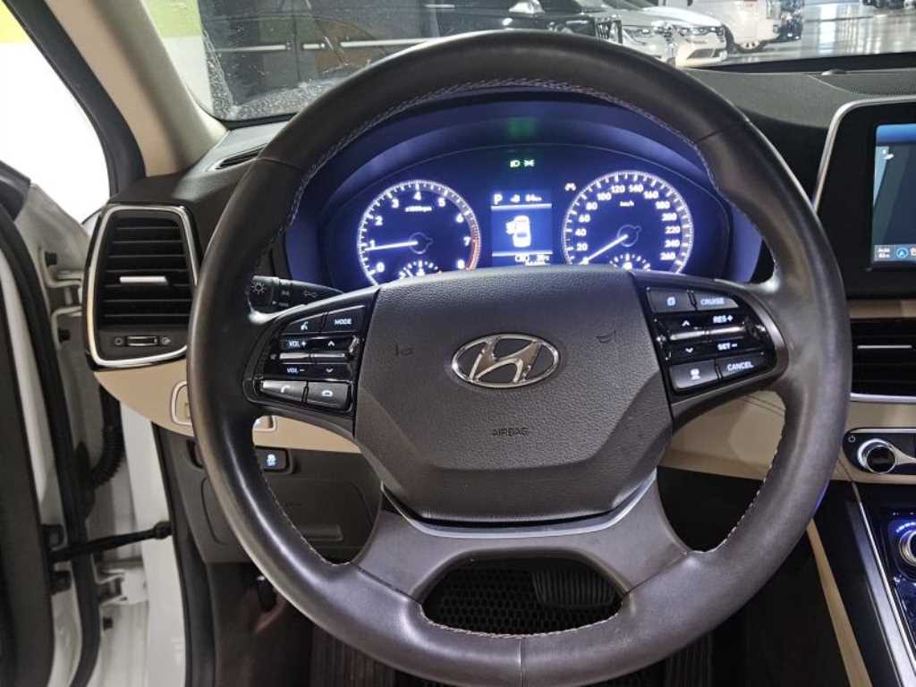 HYUNDAI Grandeur - Vista 6