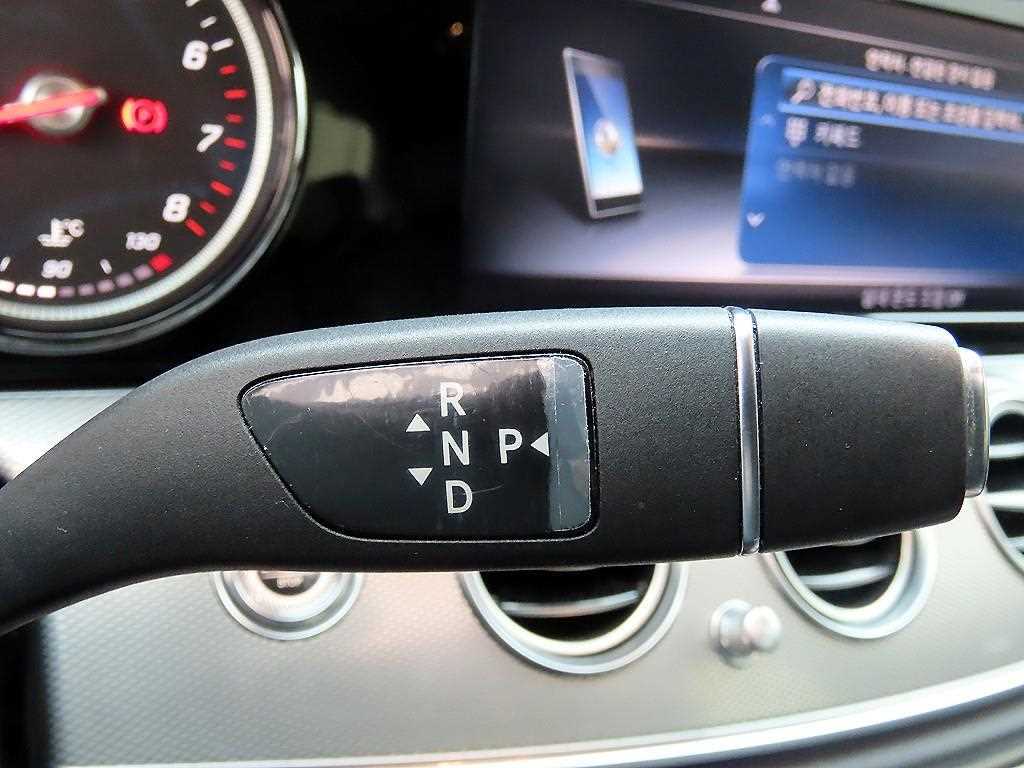 Mercedes Benz E class - Vista 11