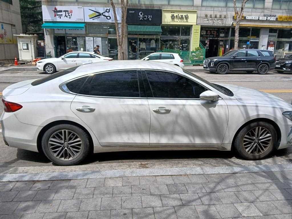 HYUNDAI Grandeur - Vista 5