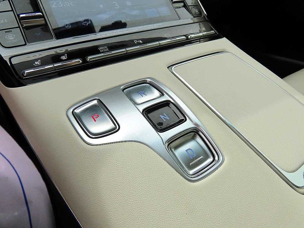 HYUNDAI Grandeur - Vista 11