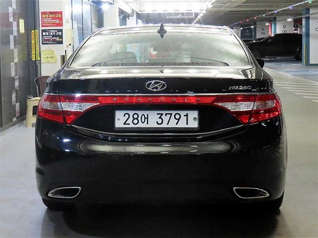 HYUNDAI Grandeur - Vista 5