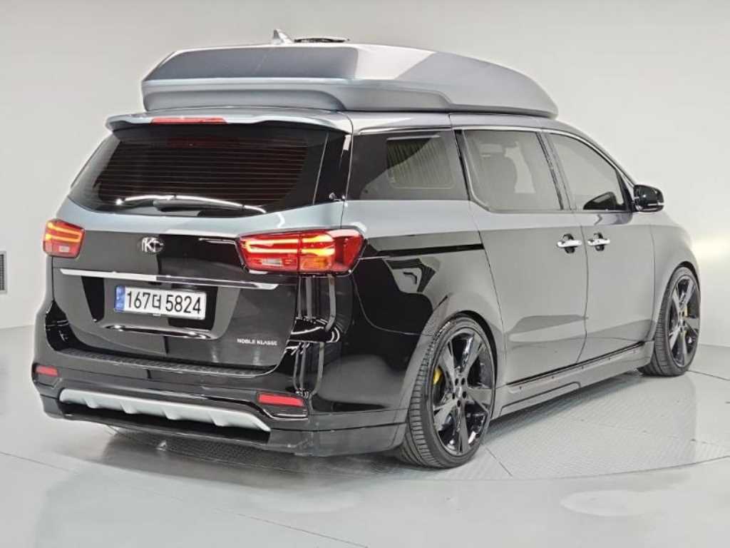 KIA Carnival - Vista 3