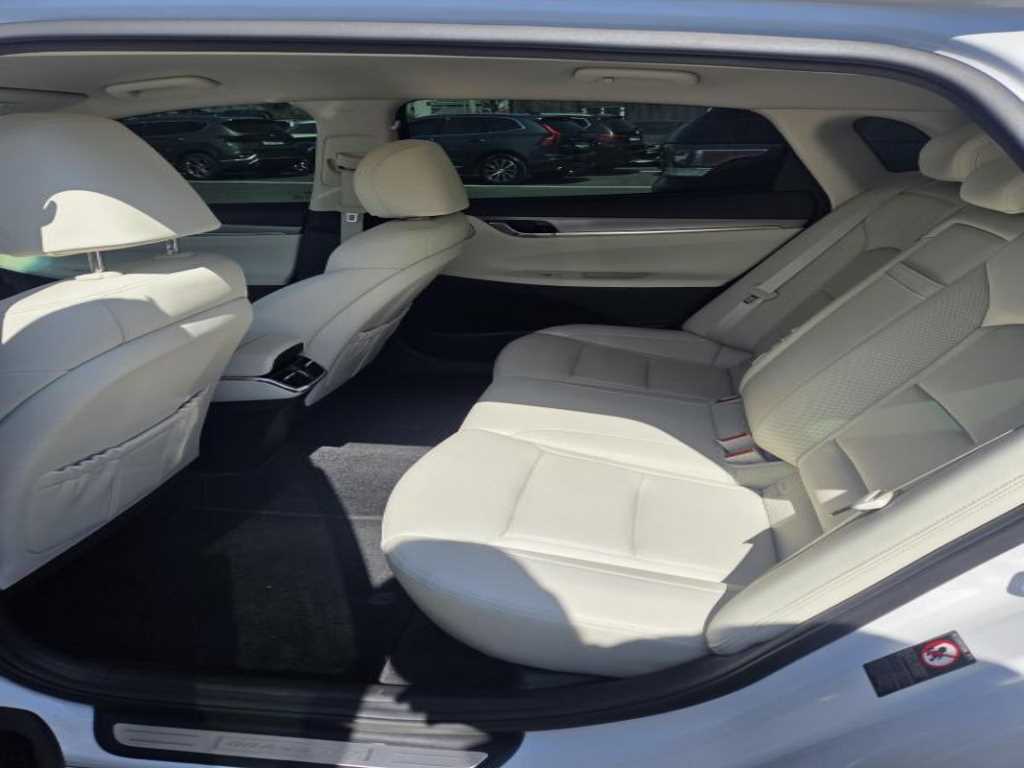 HYUNDAI Grandeur - Vista 5