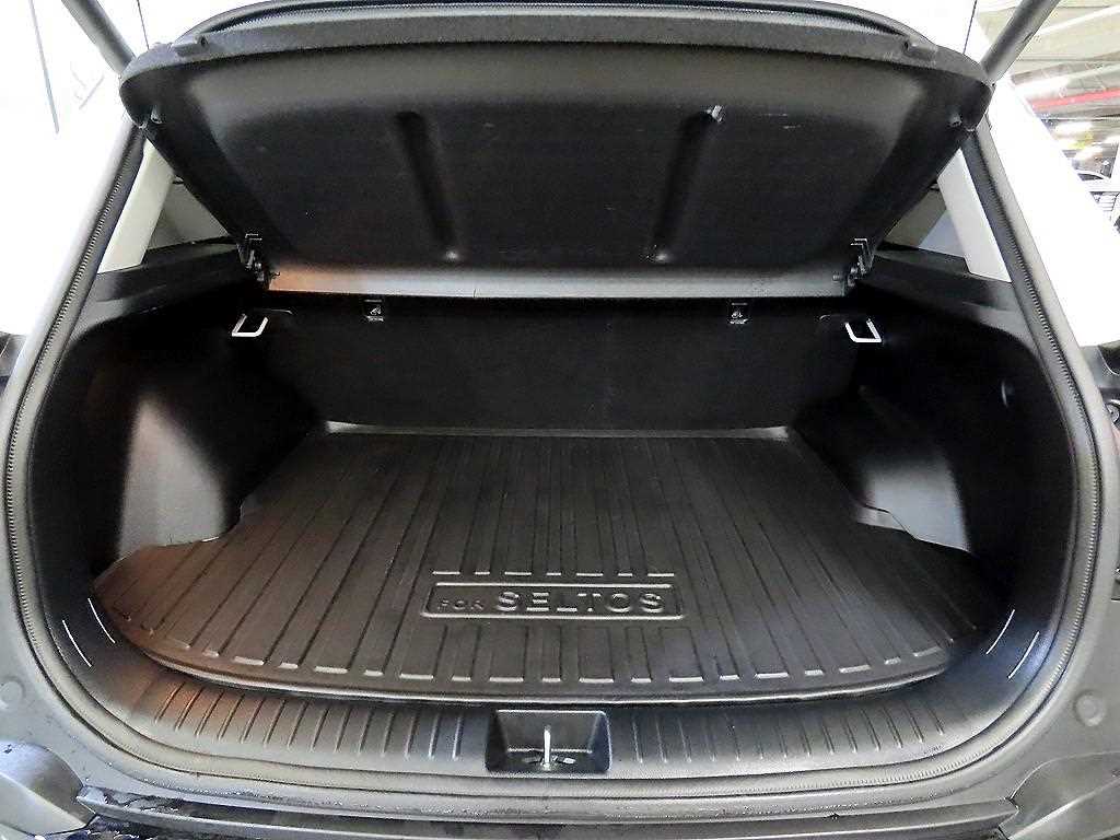 KIA Seltos 2025 Blanco - Importación desde Corea - HF Imports Iquique - Foto 17