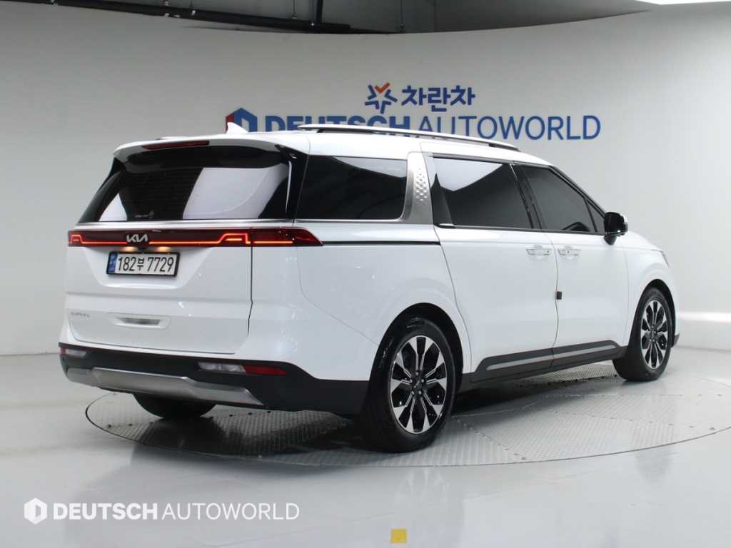KIA Carnival - Vista 2