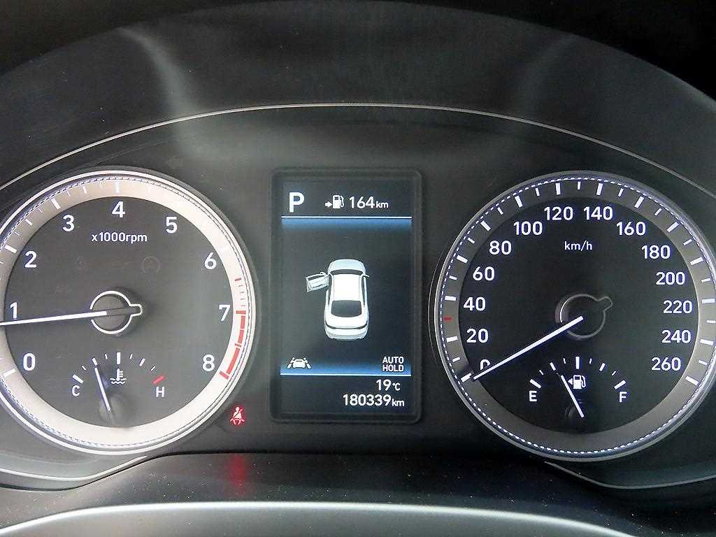 HYUNDAI Grandeur - Vista 9