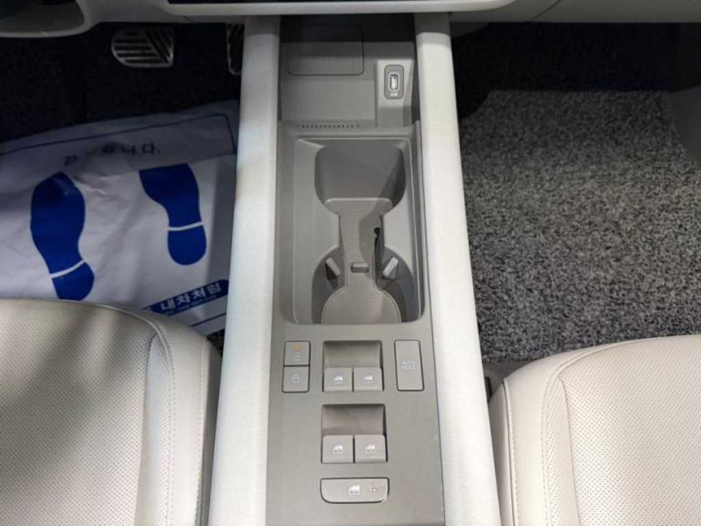 HYUNDAI Ioniq 6 - Vista 10