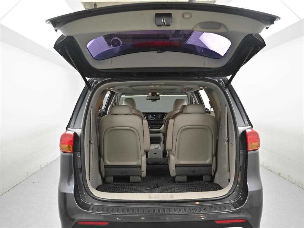 KIA Carnival 2017 Gris - Importación desde Corea - HF Imports Iquique - Foto 19