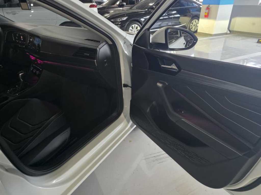 Volkswagen Jetta - Vista 7