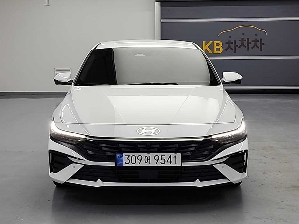 HYUNDAI Avante - Vista 2