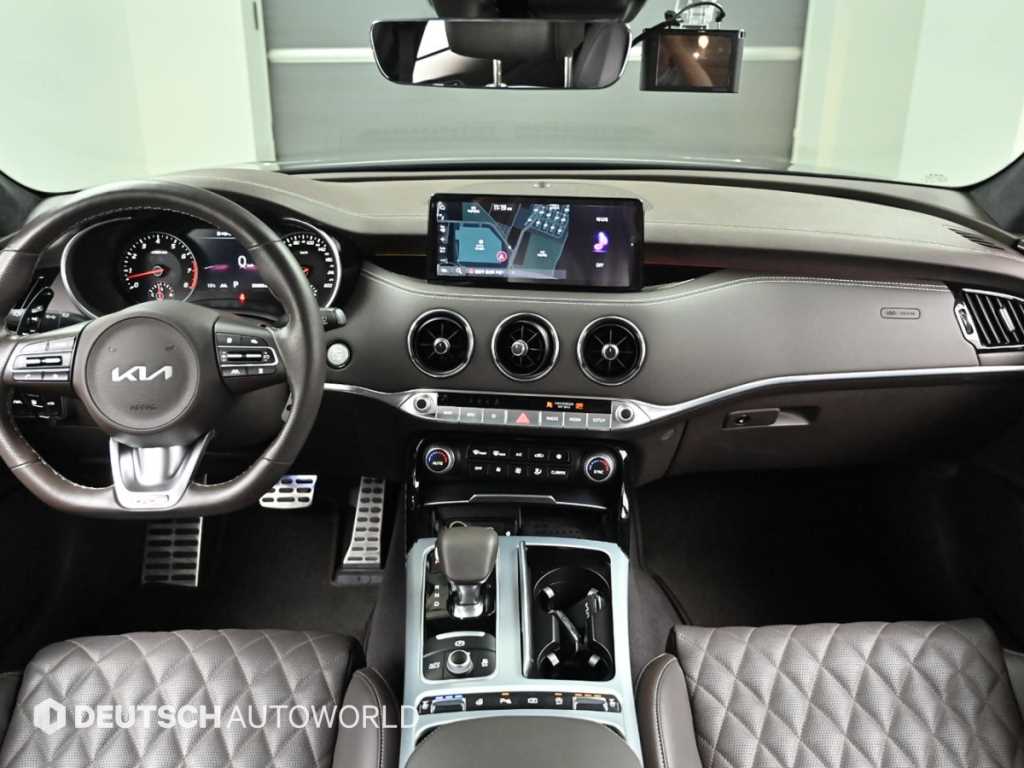 KIA Stinger - Vista 8
