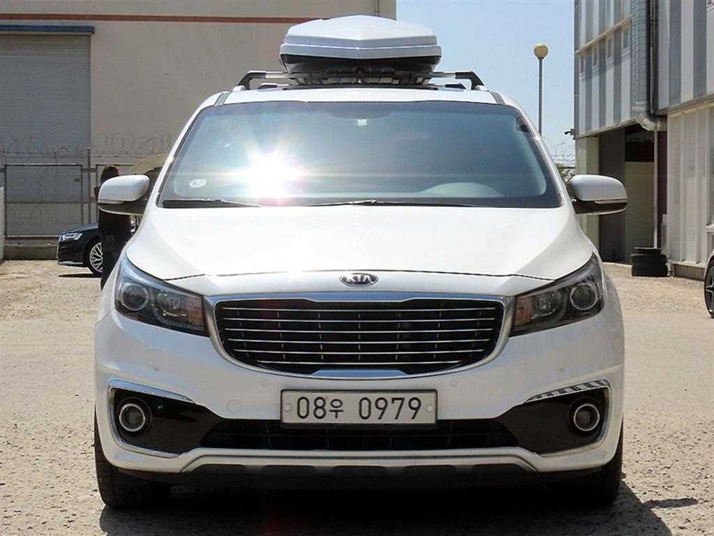 KIA Carnival 2016 Blanco - Importación desde Corea - HF Imports Iquique - Foto 1