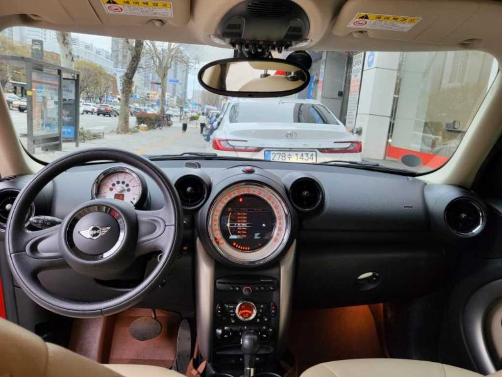 Mini Countryman - Vista 4