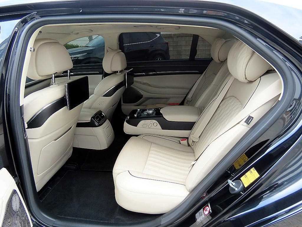 Genesis G90 - Vista 6