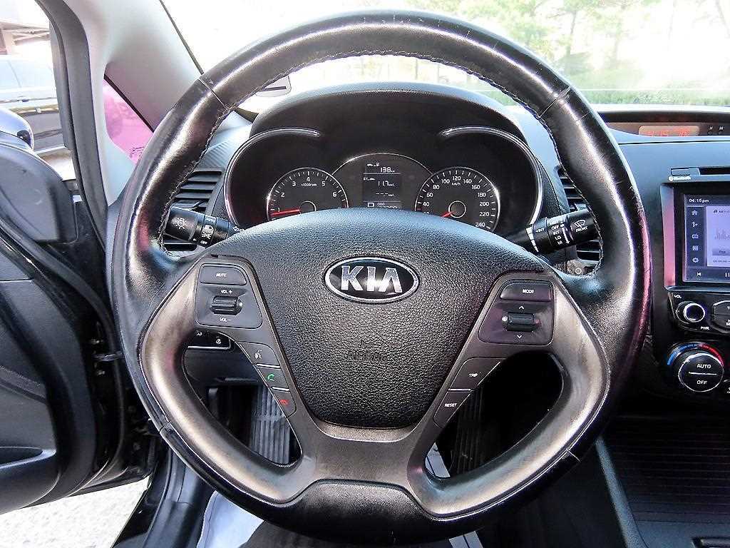 KIA K3 - Vista 8