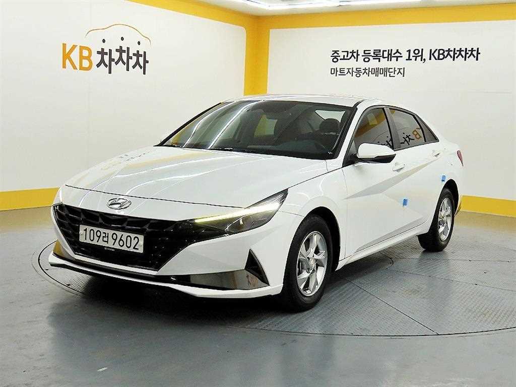 HYUNDAI Avante - Vista 2