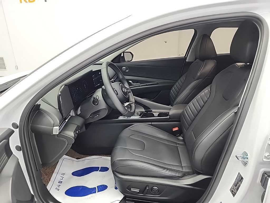 HYUNDAI Avante - Vista 11