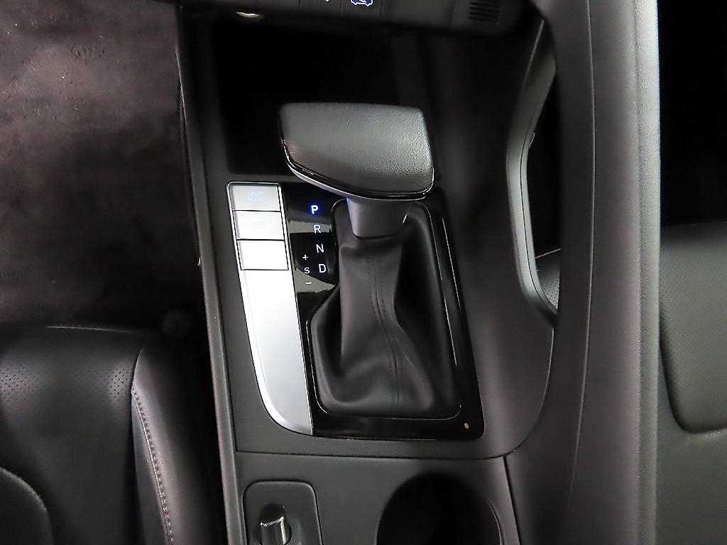 HYUNDAI Avante - Vista 10