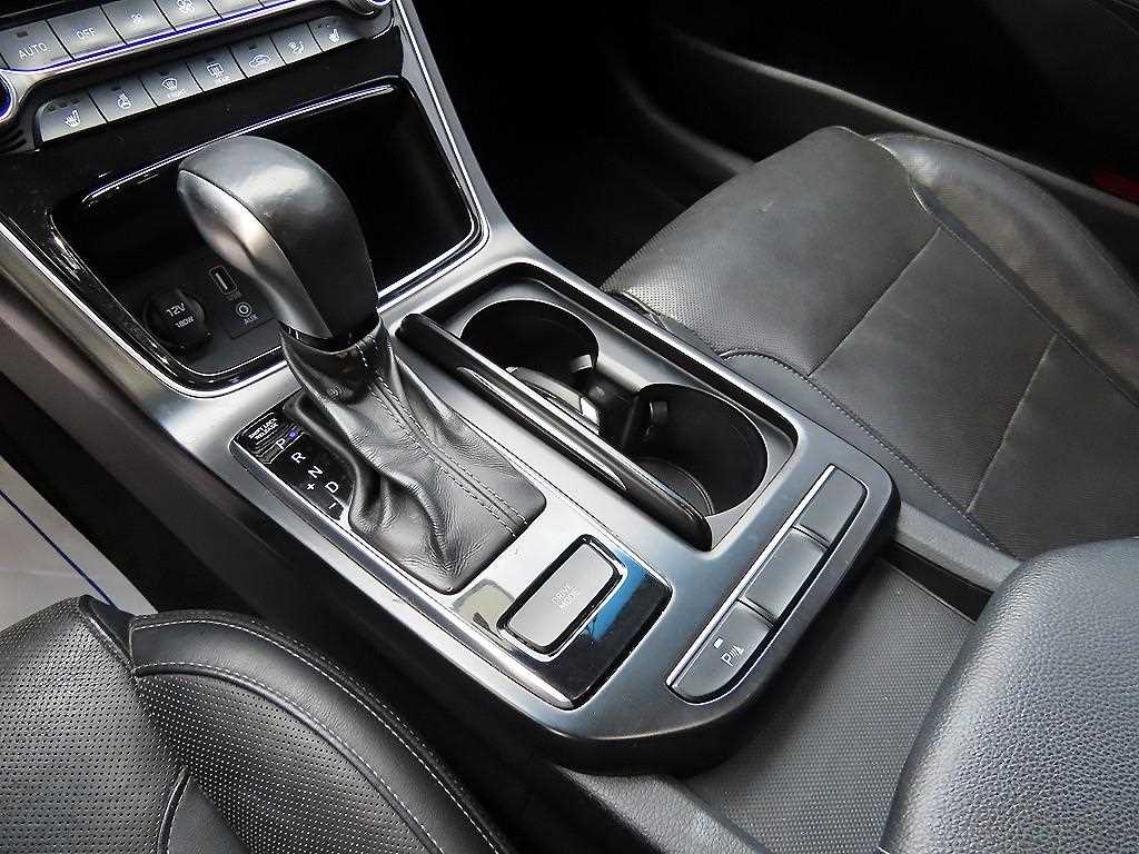 HYUNDAI Grandeur - Vista 10