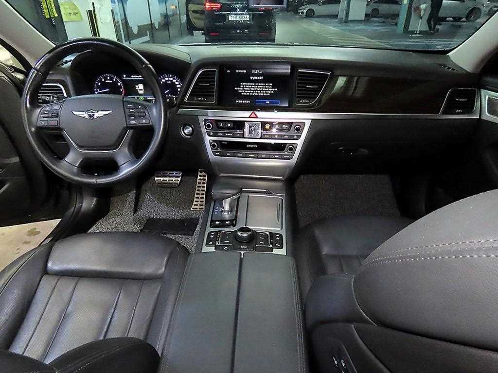 Genesis G80 - Vista 10