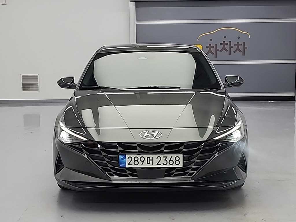 HYUNDAI Avante - Vista 2