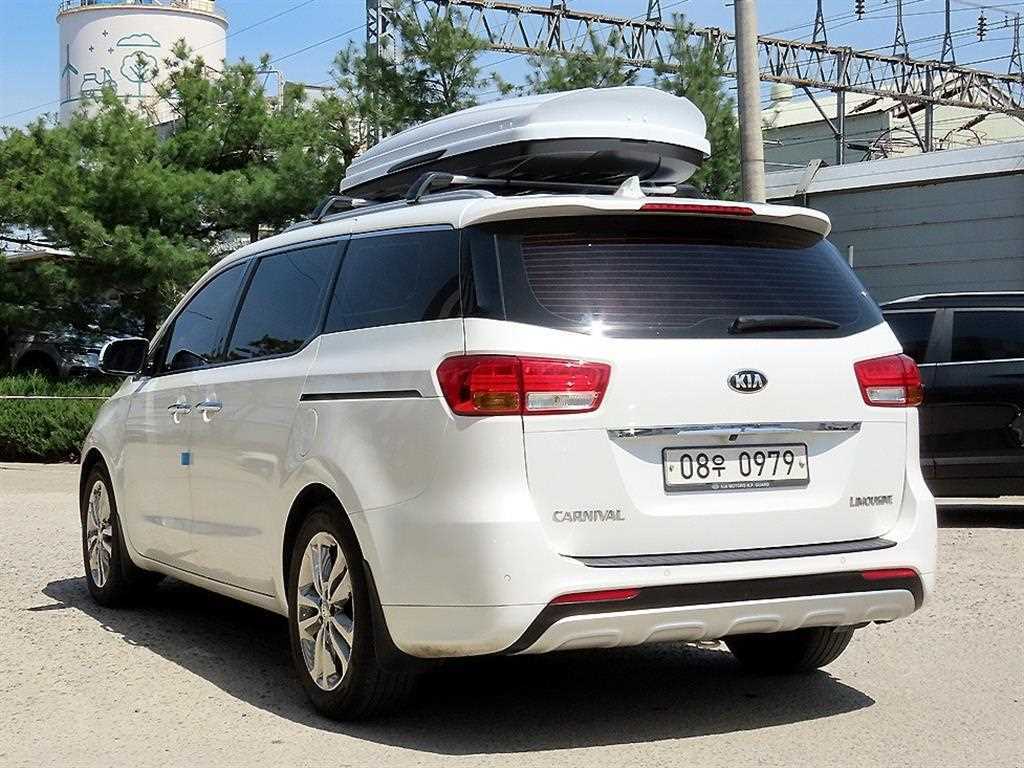 KIA Carnival - Vista 3