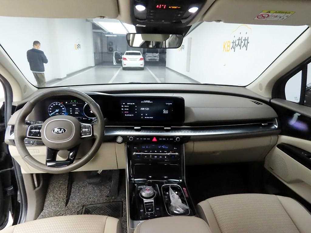 KIA Carnival - Vista 6