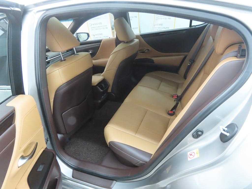 Lexus ES - Vista 6