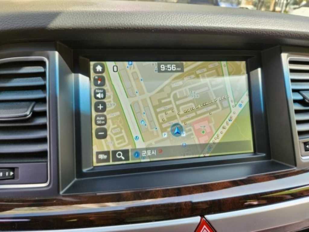 HYUNDAI Genesis - Vista 8