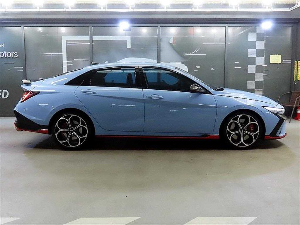 HYUNDAI Avante - Vista 3