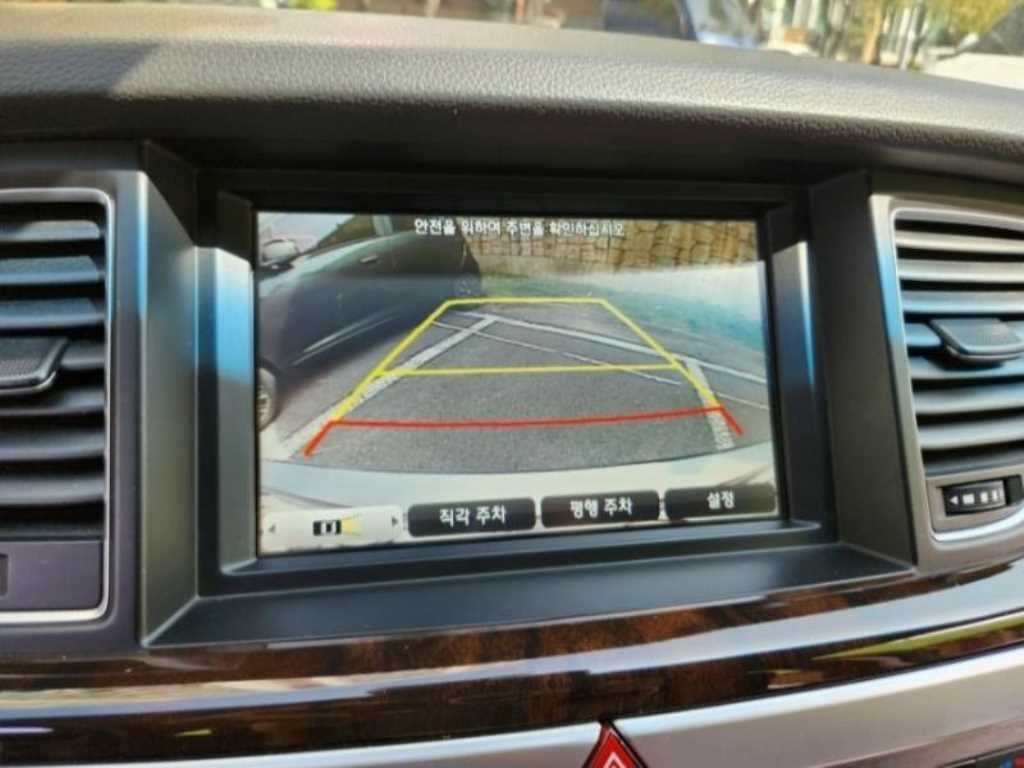 HYUNDAI Genesis - Vista 9