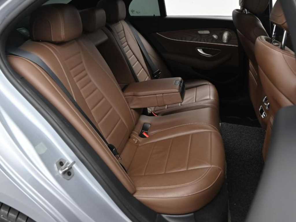 Mercedes Benz E class - Vista 12