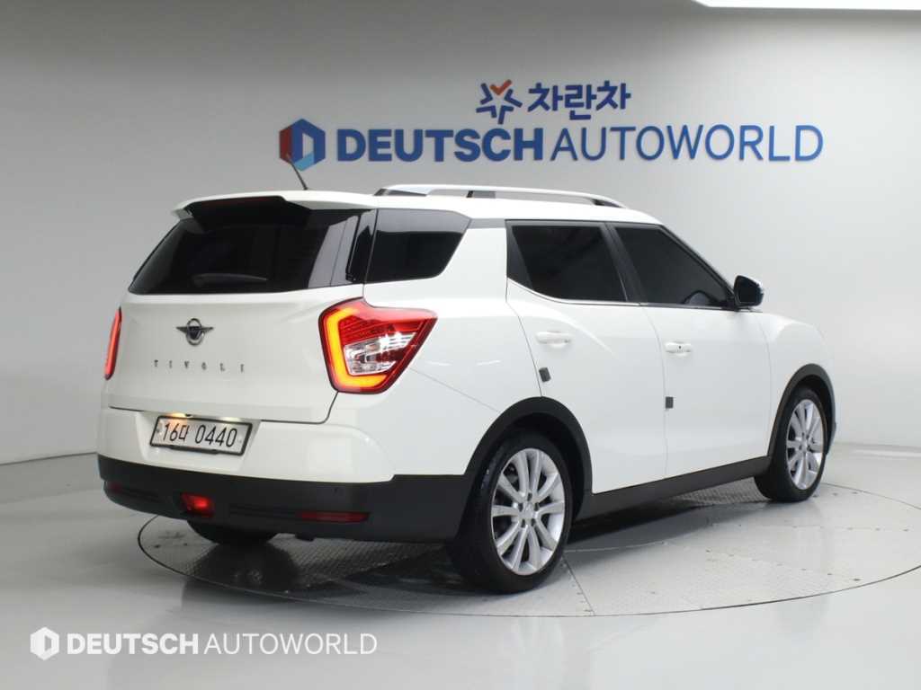 Ssangyong Tivoli - Vista 2