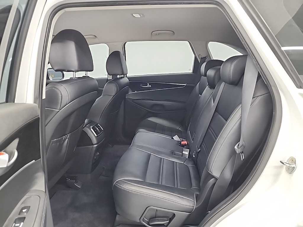 KIA Sorento - Vista 12
