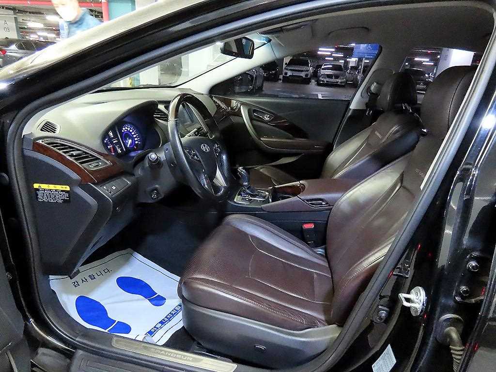 HYUNDAI Grandeur - Vista 6