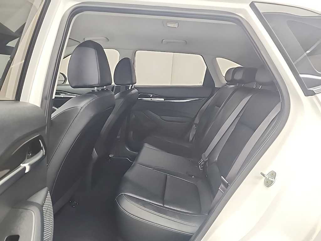 KIA Seltos - Vista 12