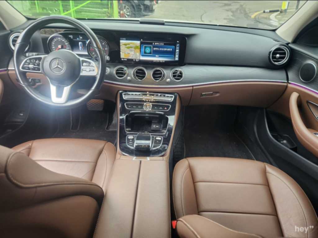 Mercedes Benz E class - Vista 7