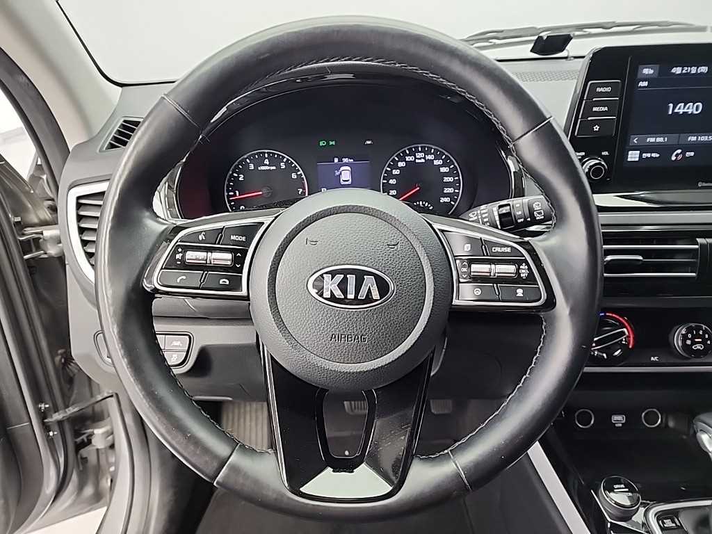 KIA Seltos - Vista 9