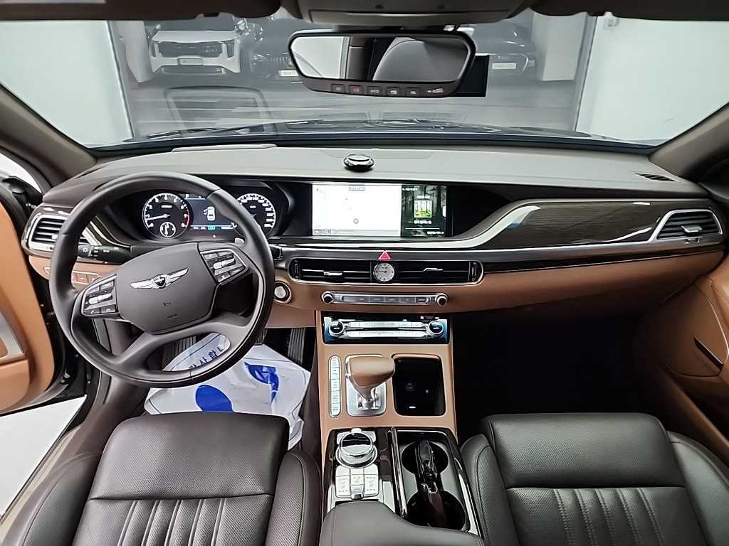 Genesis G90 - Vista 7