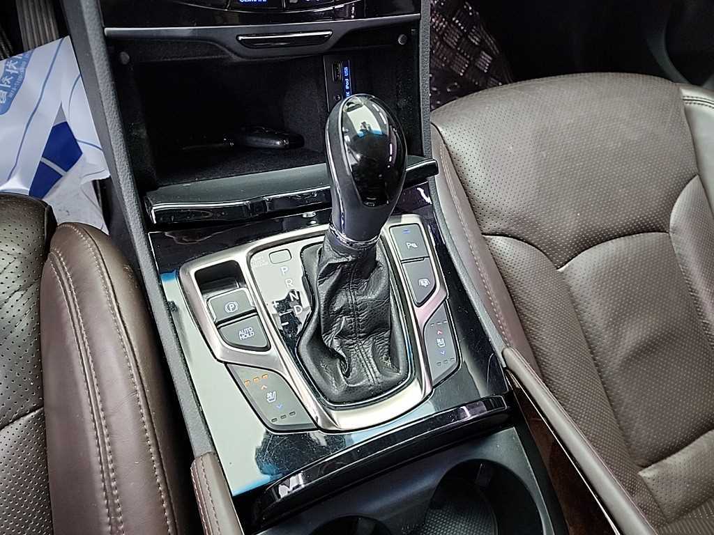 HYUNDAI Grandeur - Vista 8
