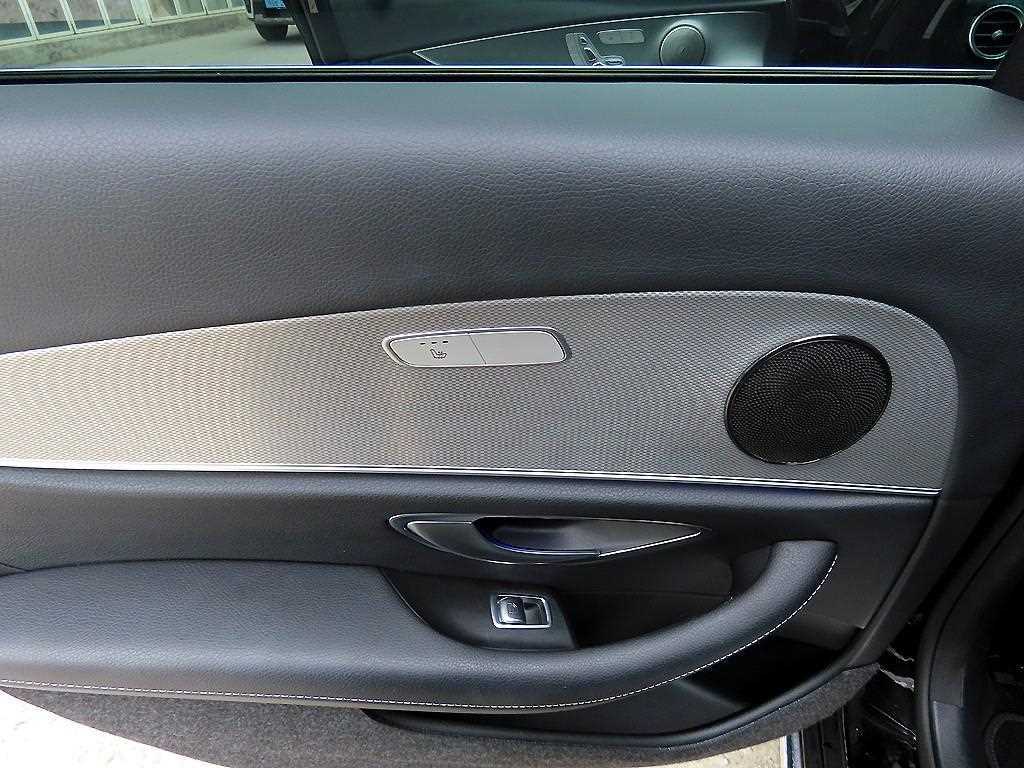 Mercedes Benz E class 2017 Negro - Importación desde Corea - HF Imports Iquique - Foto 15