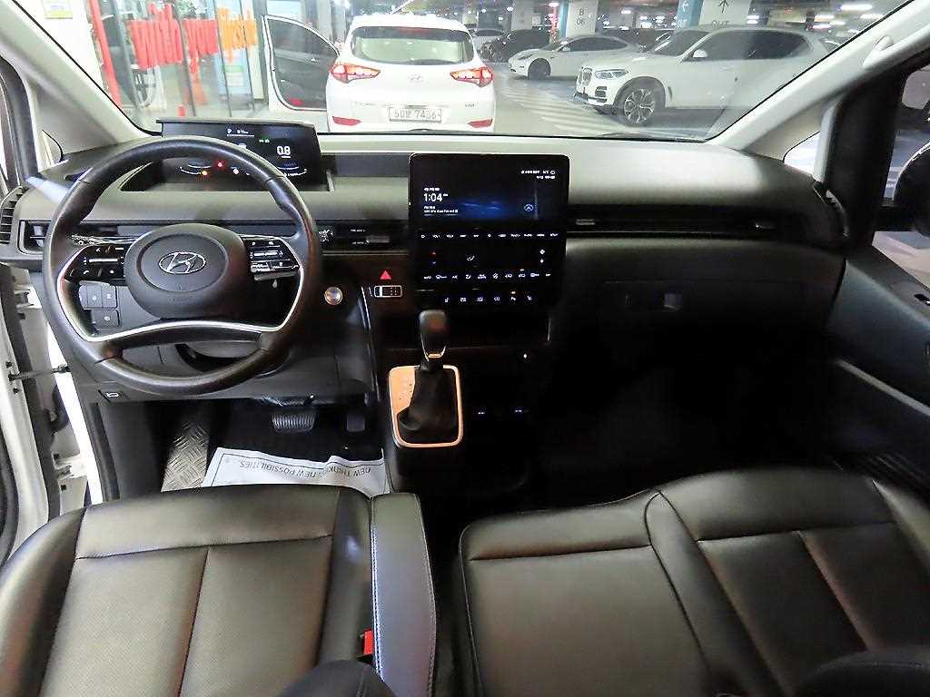 HYUNDAI Staria - Vista 10