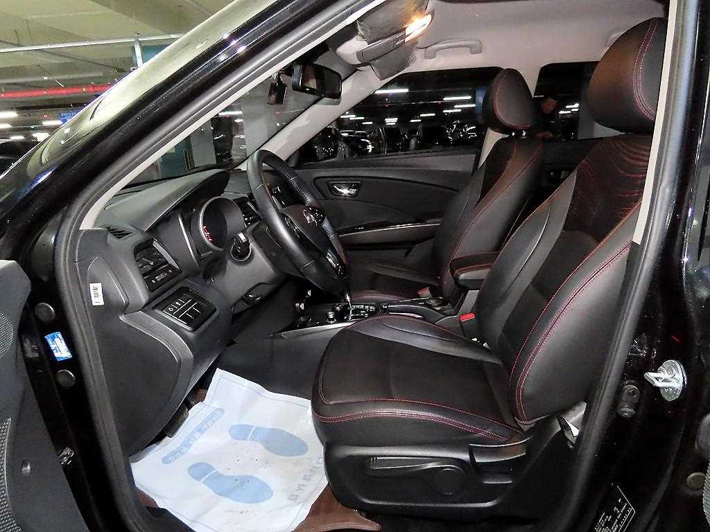 Ssangyong Tivoli - Vista 6